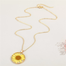 Load image into Gallery viewer, Resin Sunflower Necklace
