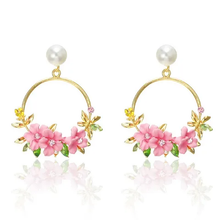 Load image into Gallery viewer, Flower Hoop Earrings
