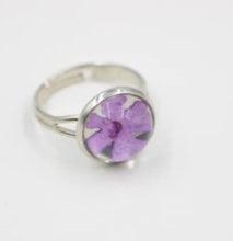 Load image into Gallery viewer, Resin Flower Adjustable Ring
