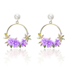 Load image into Gallery viewer, Flower Hoop Earrings
