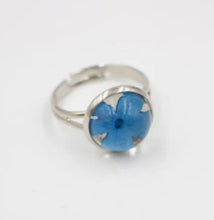 Load image into Gallery viewer, Resin Flower Adjustable Ring
