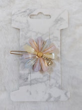 Load image into Gallery viewer, Flower &amp; Faux Pearl Decor Hair Clip
