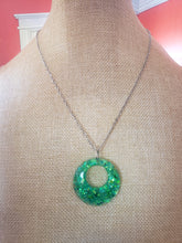 Load image into Gallery viewer, Circle Resin Necklace

