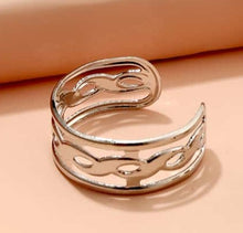 Load image into Gallery viewer, Silver Cuff Toe Rings
